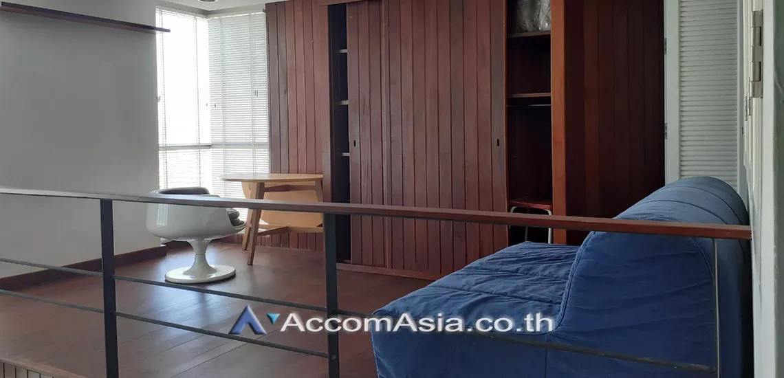 Duplex Condo |  1 Bedroom  Condominium For Rent in Ploenchit, Bangkok  near BTS Ratchadamri (AA30111)