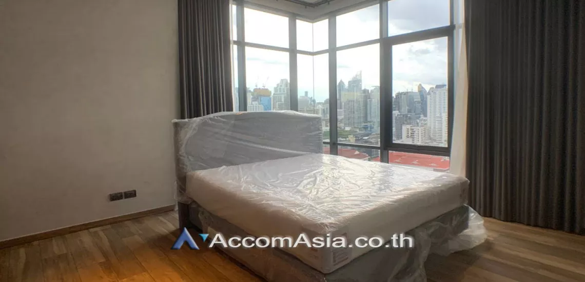  2 Bedrooms  Condominium For Rent in Sukhumvit, Bangkok  near MRT Phetchaburi (AA30120)