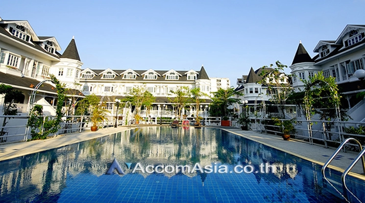 unit 3 Bedrooms  Townhouse For Rent in Bang Na, Bangkok  near BTS Bearing (AA30122)