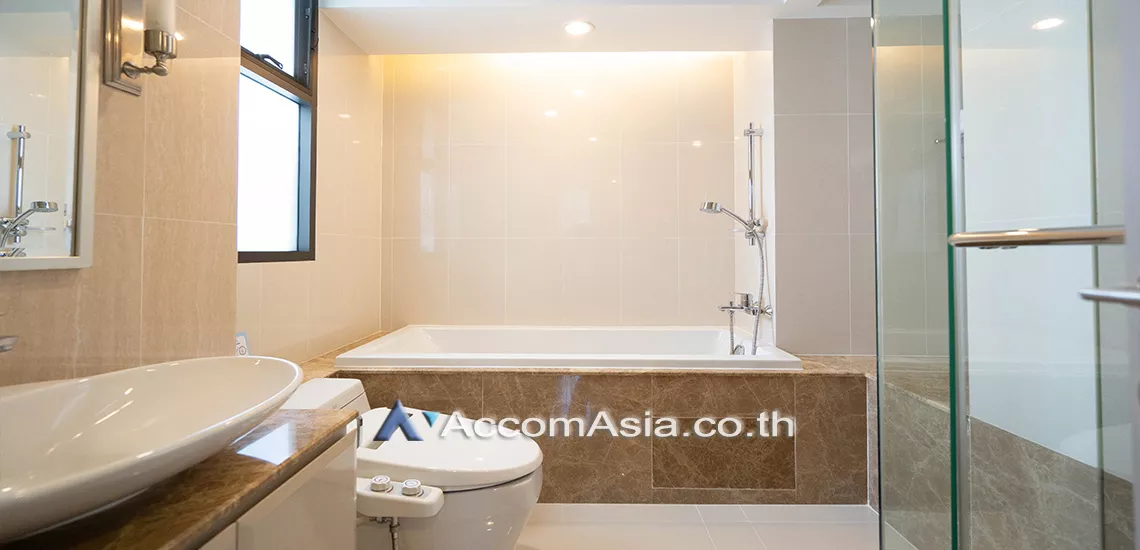 5  1 br Apartment For Rent in Sukhumvit ,Bangkok BTS Phrom Phong at A truly private AA30128