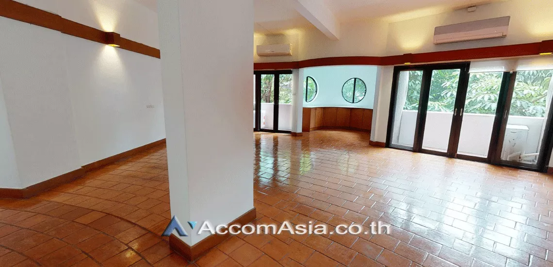 Pet friendly |  3 Bedrooms  Apartment For Rent in Ploenchit, Bangkok  near BTS Ploenchit (AA30141)