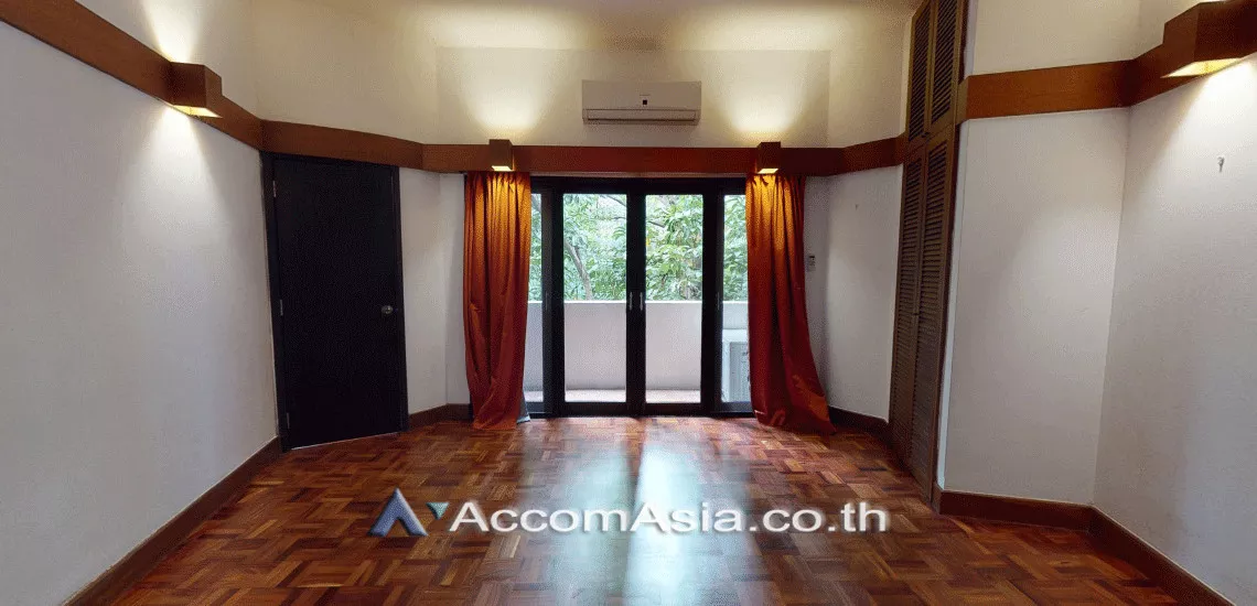 4  3 br Apartment For Rent in Ploenchit ,Bangkok BTS Ploenchit at Set among tropical atmosphere AA30141