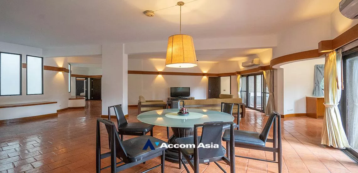 unitPet friendly |  3 Bedrooms  Apartment For Rent in Ploenchit, Bangkok  near BTS Ploenchit (AA30142)