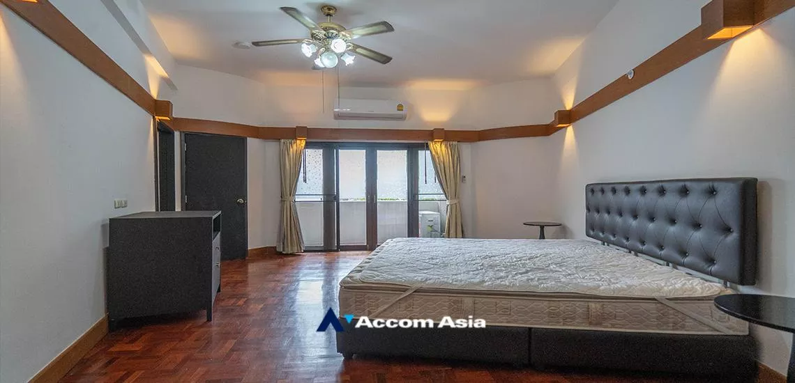 4  3 br Apartment For Rent in Ploenchit ,Bangkok BTS Ploenchit at Set among tropical atmosphere AA30142