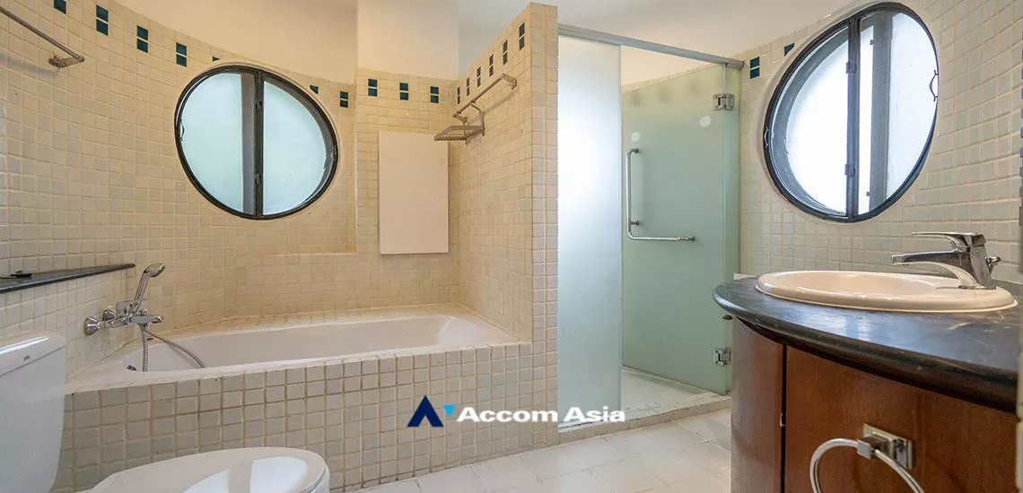9  3 br Apartment For Rent in Ploenchit ,Bangkok BTS Ploenchit at Set among tropical atmosphere AA30142