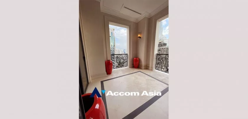 Luxury |  2 Bedrooms  Condominium For Sale in Ploenchit, Bangkok  near BTS Ploenchit (AA30155)