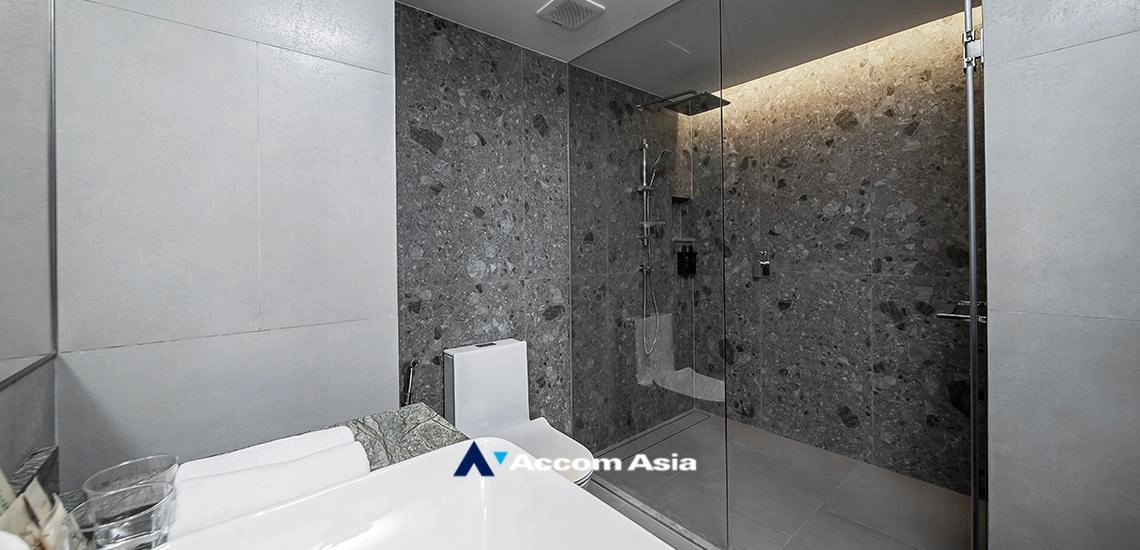 9  1 br Apartment For Rent in Sukhumvit ,Bangkok BTS Asok - MRT Sukhumvit at Low rise with convenient location AA30160