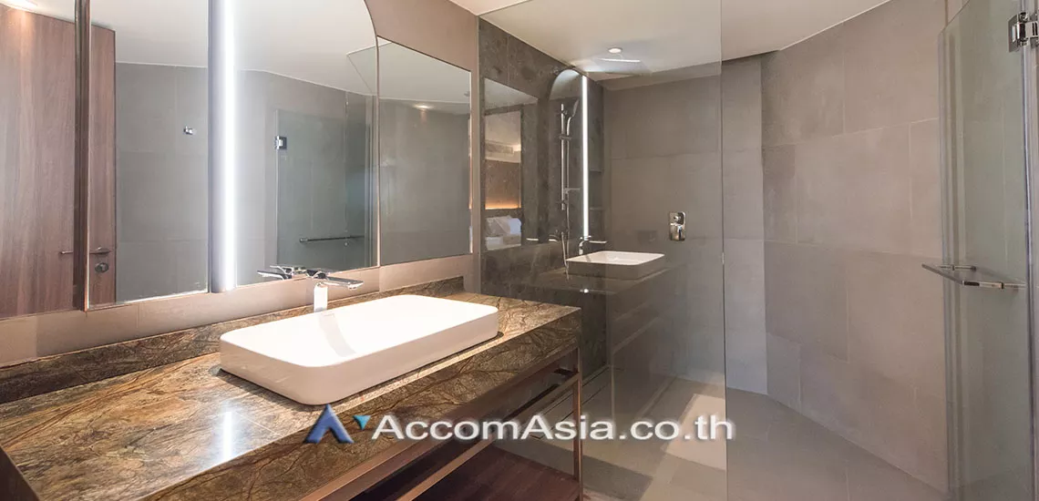 13  2 br Apartment For Rent in Sukhumvit ,Bangkok  at Low rise with convenient location AA30163