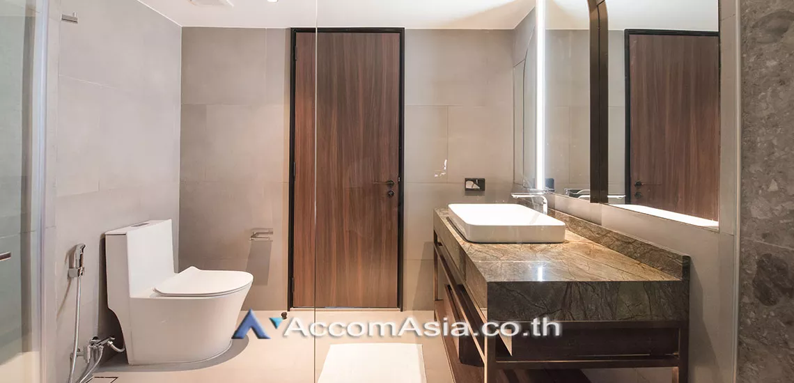 15  2 br Apartment For Rent in Sukhumvit ,Bangkok  at Low rise with convenient location AA30163
