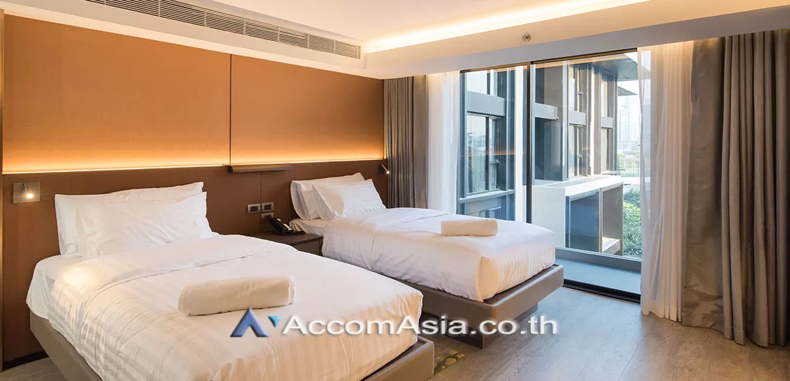 8  2 br Apartment For Rent in Sukhumvit ,Bangkok  at Low rise with convenient location AA30163