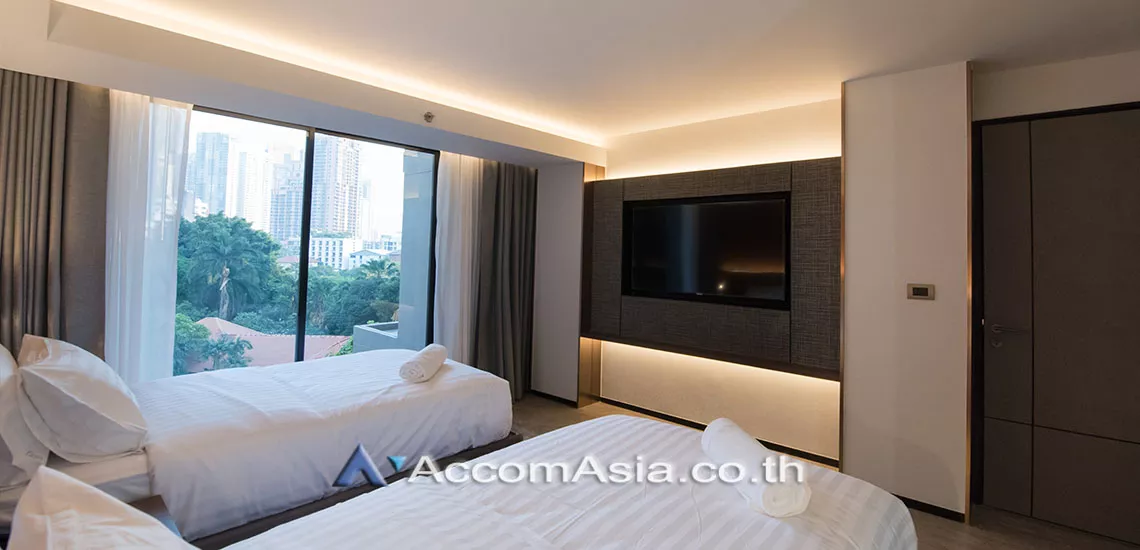 10  2 br Apartment For Rent in Sukhumvit ,Bangkok  at Low rise with convenient location AA30163