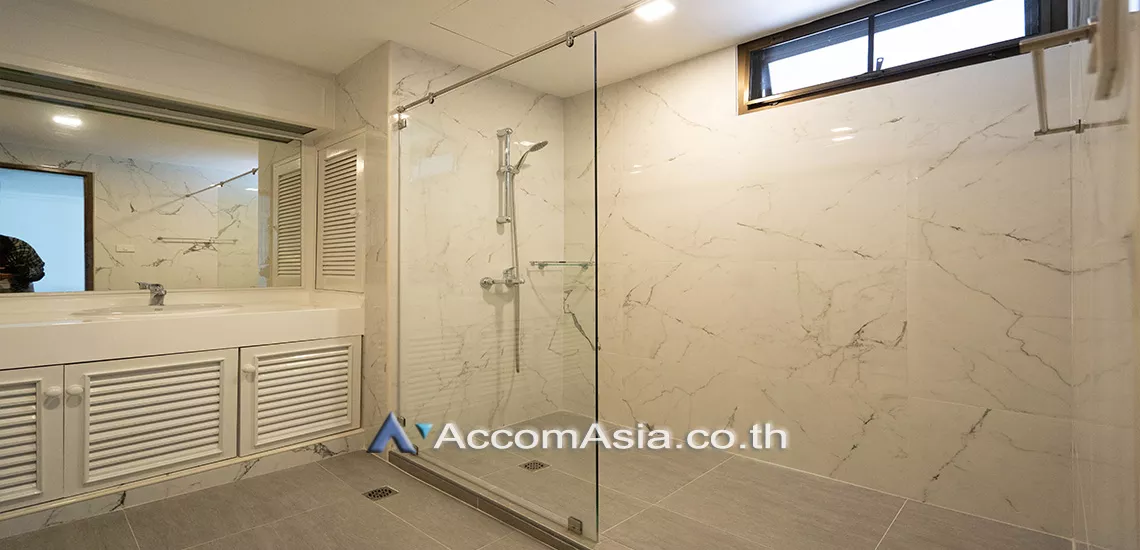 12  3 br Apartment For Rent in Sukhumvit ,Bangkok BTS Asok - MRT Sukhumvit at Convenience for your family AA30166