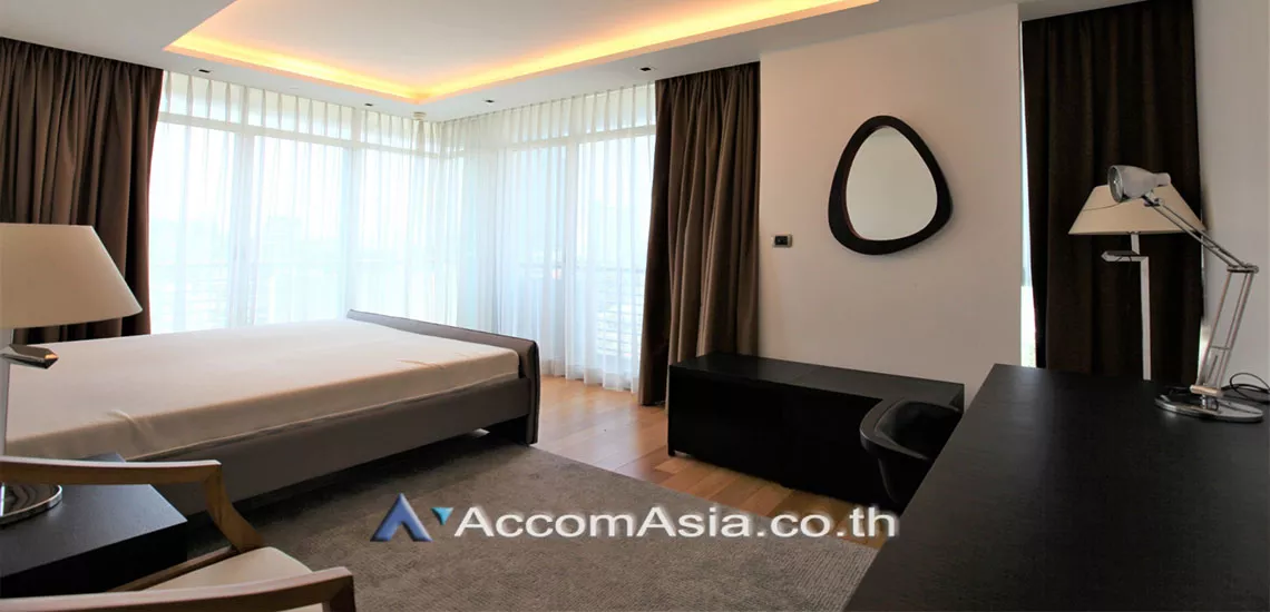 unit 2 Bedrooms  Condominium For Rent & Sale in Phaholyothin, Bangkok  near BTS Ari (AA30182)