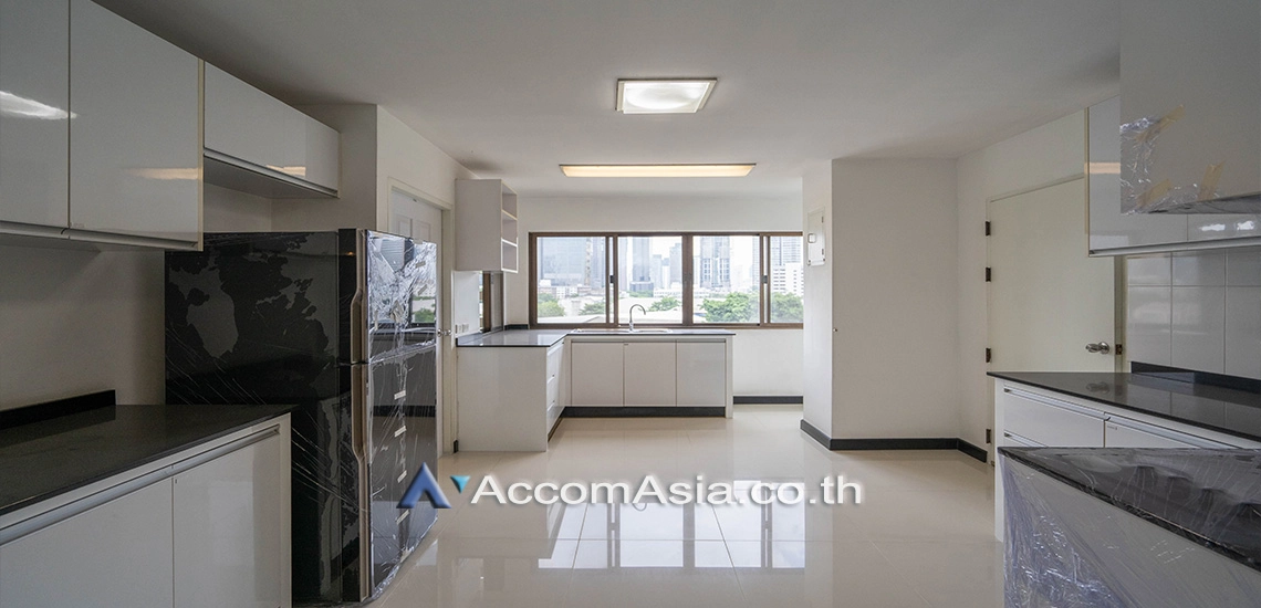 unitApartment with bright interiors in Sukhumvit (AA30211)