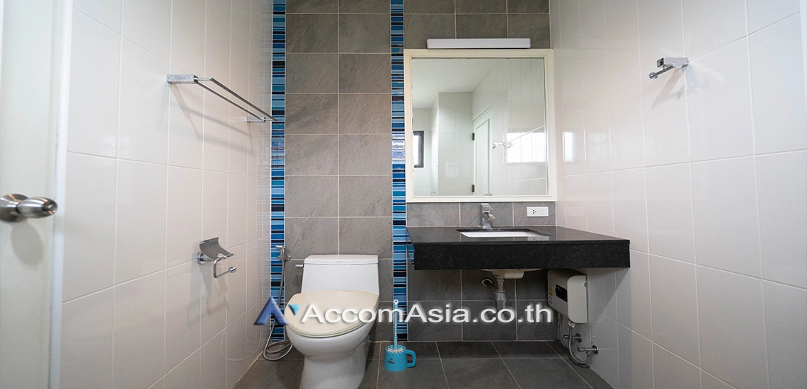 9  3 br Apartment for rent and sale in Sukhumvit ,Bangkok BTS Ekkamai at A peaceful location AA30211