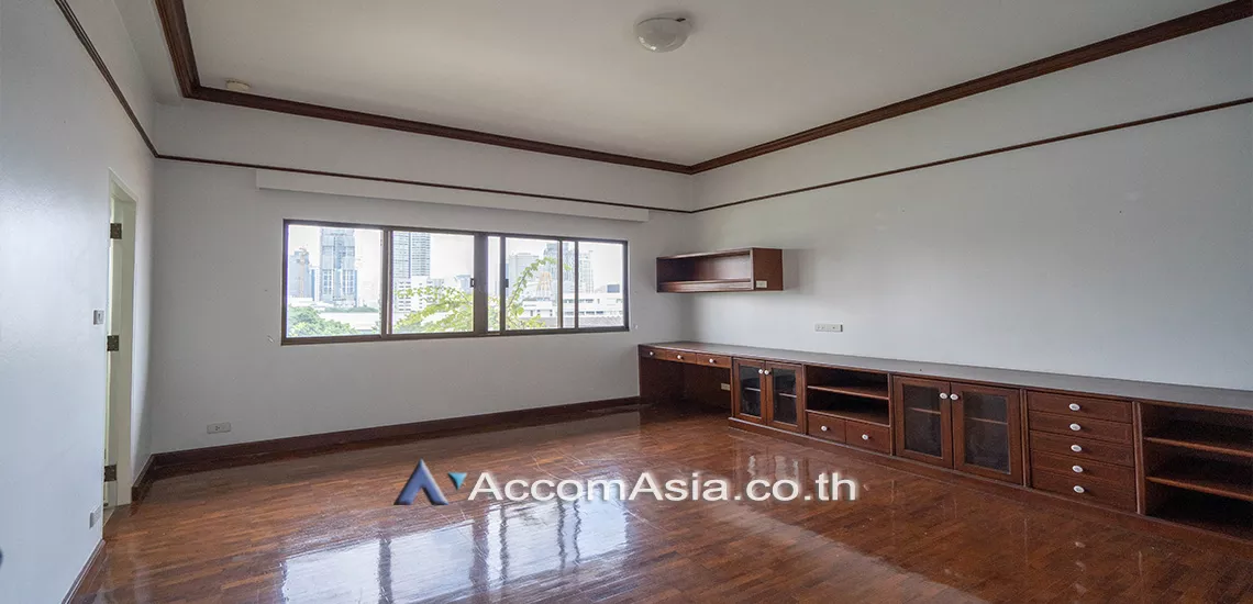 5  3 br Apartment For Rent in Sukhumvit ,Bangkok BTS Ekkamai at A peaceful location AA30211