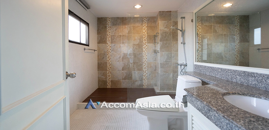 10  3 br Apartment for rent and sale in Sukhumvit ,Bangkok BTS Ekkamai at A peaceful location AA30211