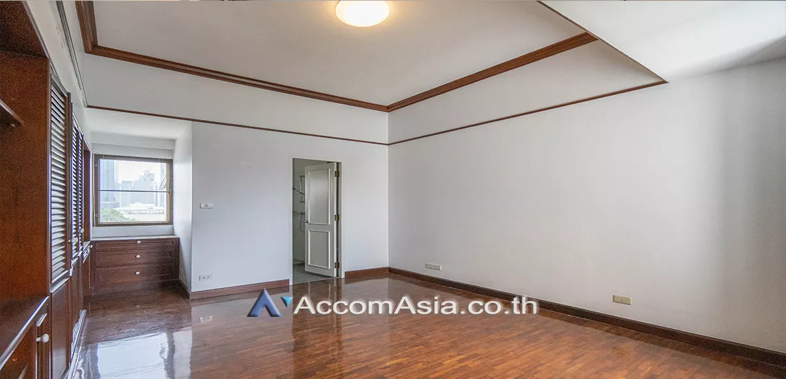 8  3 br Apartment For Rent in Sukhumvit ,Bangkok BTS Ekkamai at A peaceful location AA30211
