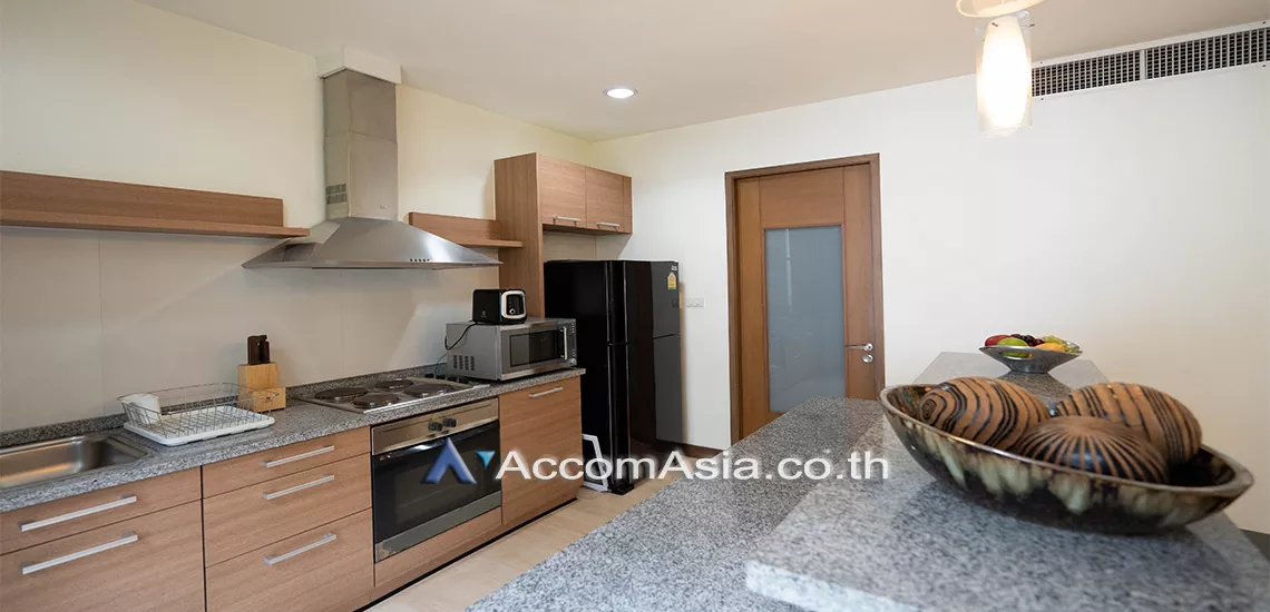 Pet friendly |  3 Bedrooms  Apartment For Rent in Ploenchit, Bangkok  near BTS Ploenchit (AA30212)