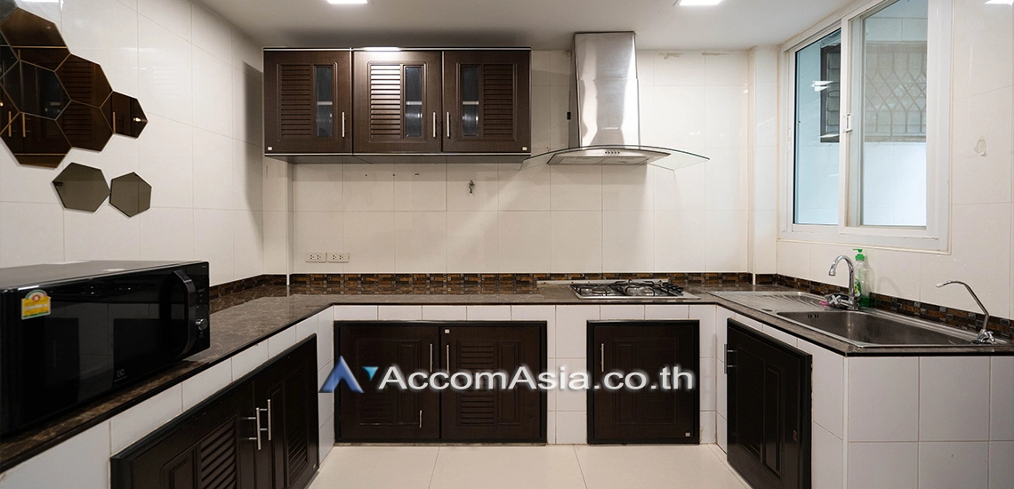 6  3 br Townhouse For Rent in Sukhumvit ,Bangkok BTS Phrom Phong AA30214