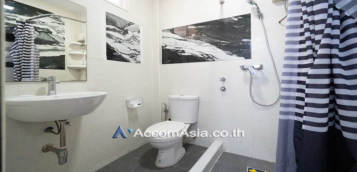 9  3 br Townhouse For Rent in Sukhumvit ,Bangkok BTS Phrom Phong AA30214