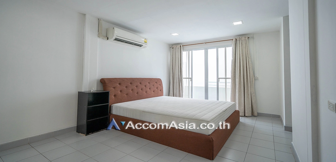 13  3 br Townhouse For Rent in Sukhumvit ,Bangkok BTS Phrom Phong AA30214