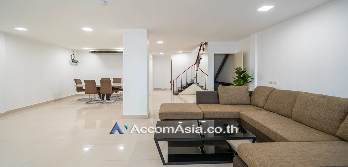 unitHome Office |  3 Bedrooms  Townhouse For Rent in Sukhumvit, Bangkok  near BTS Phrom Phong (AA30214)