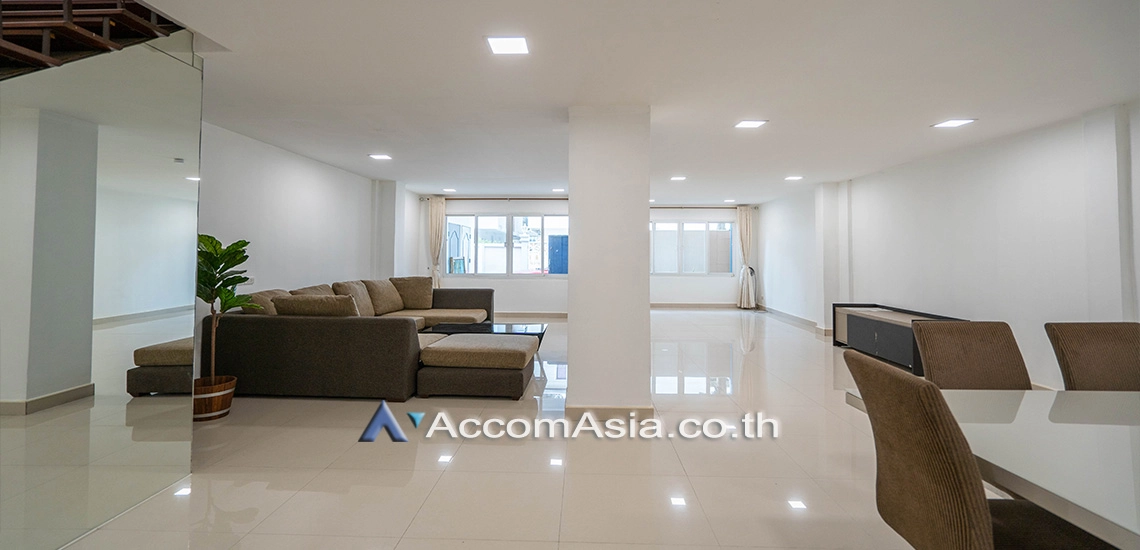 unitHome Office |  3 Bedrooms  Townhouse For Rent in Sukhumvit, Bangkok  near BTS Phrom Phong (AA30214)