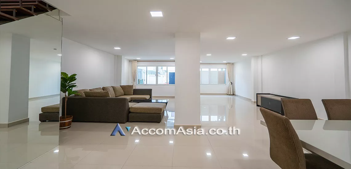  1  3 br Townhouse For Rent in sukhumvit ,Bangkok BTS Phrom Phong AA30214