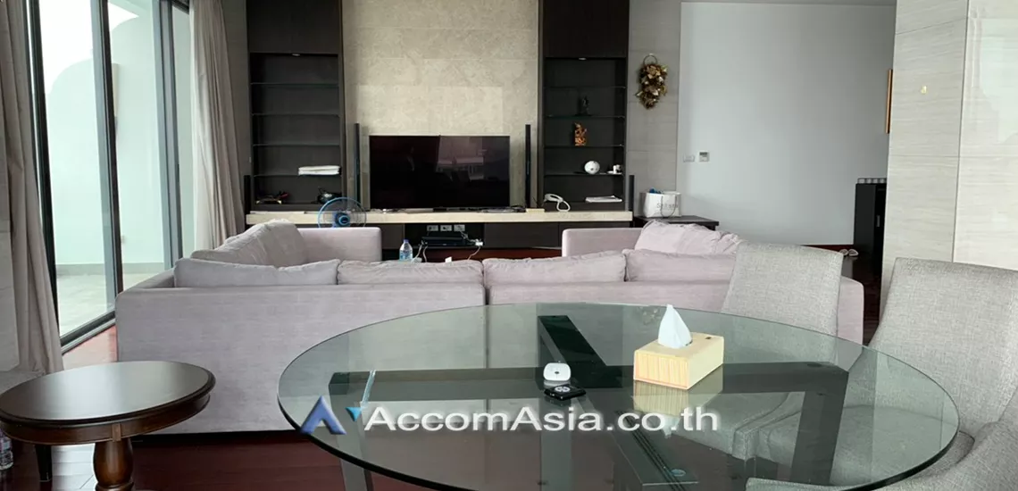 3 Bedrooms  Condominium For Rent in Sukhumvit, Bangkok  near BTS Phrom Phong (AA30218)