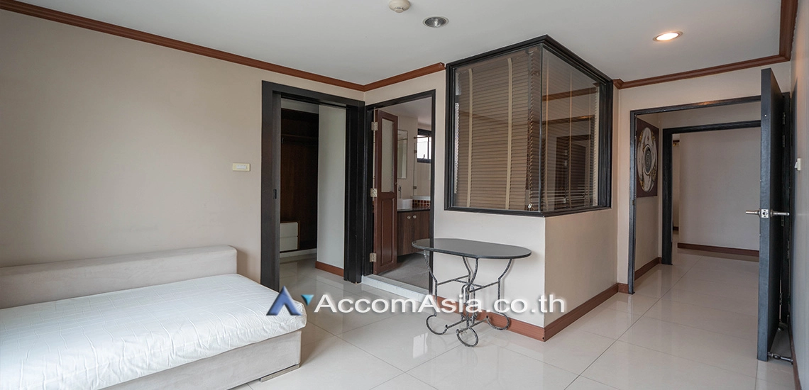 7  3 br Apartment For Rent in Sukhumvit ,Bangkok BTS Ekkamai at Spacious Unique AA30221