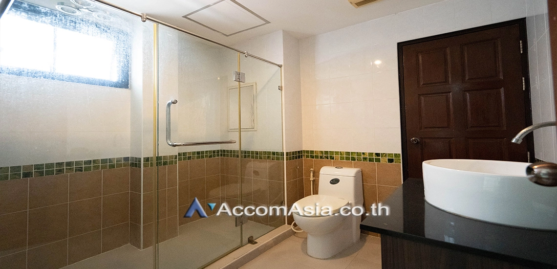 12  3 br Apartment For Rent in Sukhumvit ,Bangkok BTS Ekkamai at Spacious Unique AA30221