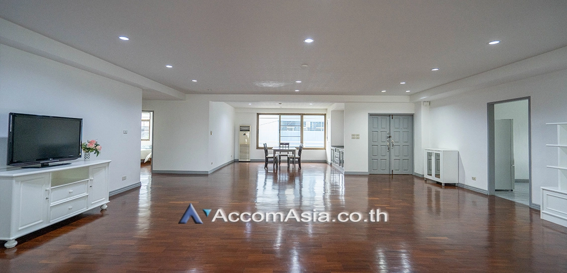 unitClassic style apartment with spacious rooms in Sukhumvit (AA30224)