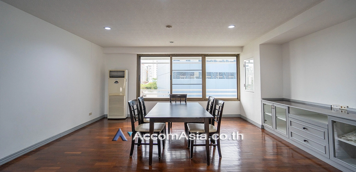 unitClassic style apartment with spacious rooms in Sukhumvit (AA30224)