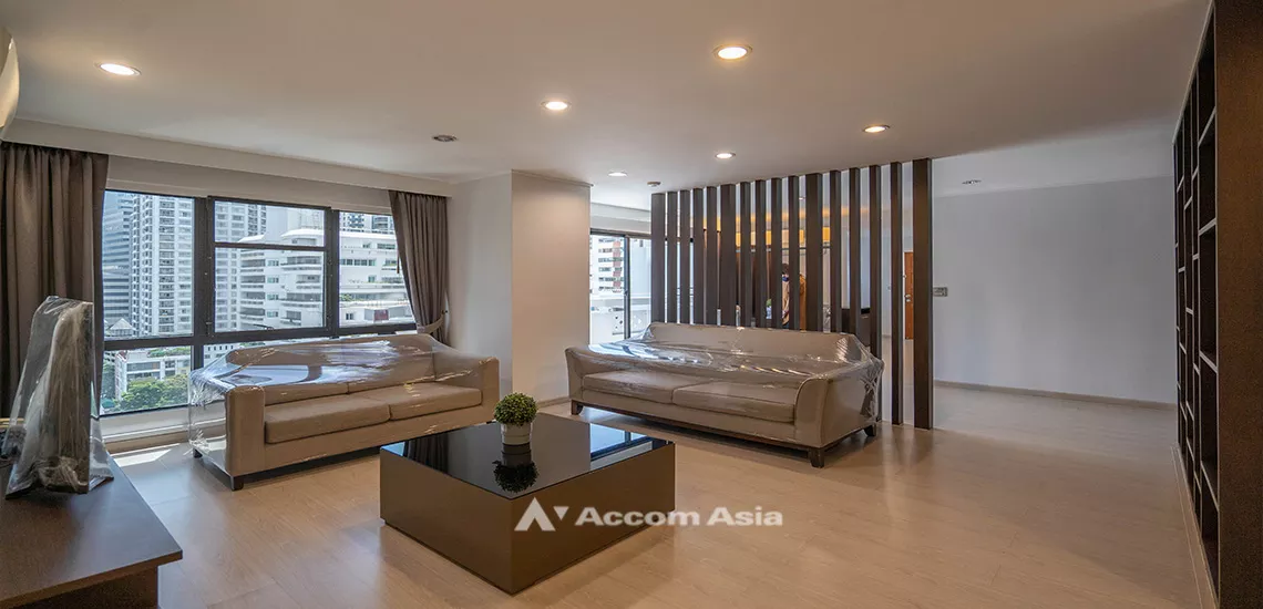  3 Bedrooms  Apartment For Rent in Sukhumvit, Bangkok  near BTS Asok - MRT Sukhumvit (AA30231)