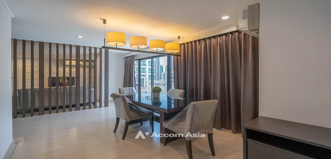  3 Bedrooms  Apartment For Rent in Sukhumvit, Bangkok  near BTS Asok - MRT Sukhumvit (AA30231)