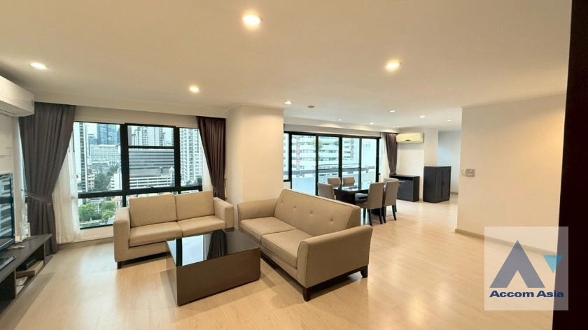 unitModern Apartment with Bright Interiors in Asoke Sukhumvit (AA30231)