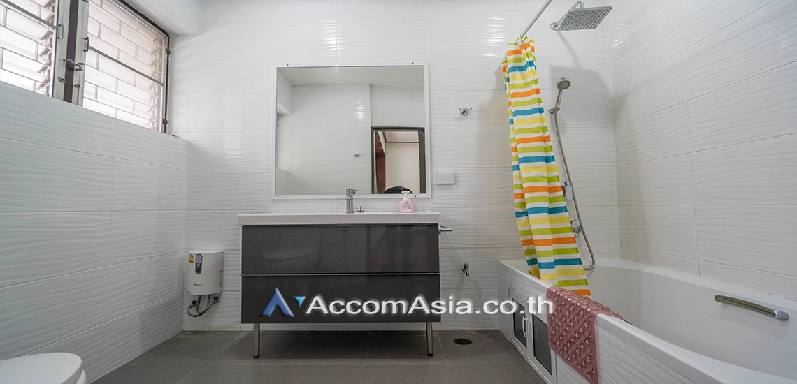 20  3 br House For Rent in Sathorn ,Bangkok BTS Chong Nonsi - MRT Lumphini AA30234