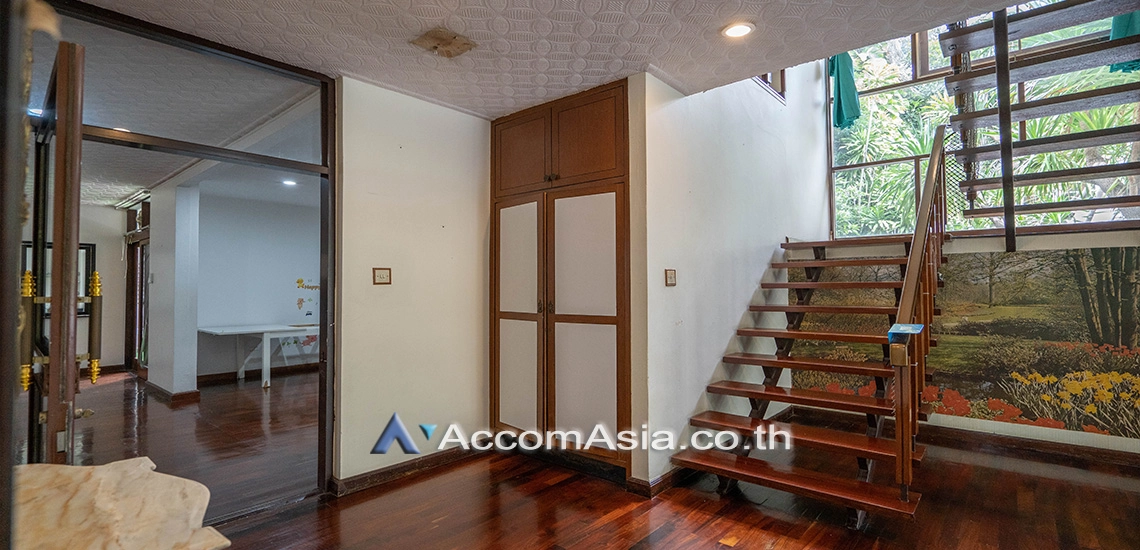 5  3 br House For Rent in Sathorn ,Bangkok BTS Chong Nonsi - MRT Lumphini AA30234