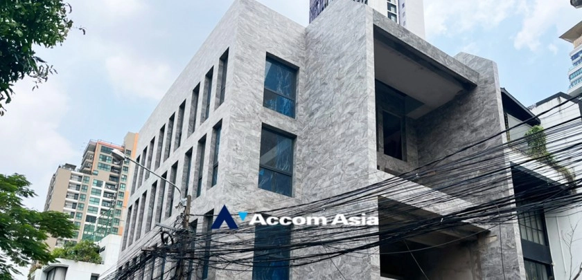  2  Shophouse for rent and sale in Sukhumvit ,Bangkok BTS Phrom Phong AA30236