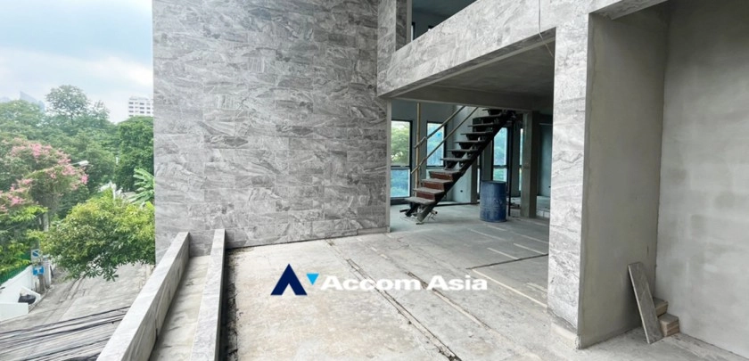 13  Shophouse for rent and sale in Sukhumvit ,Bangkok BTS Phrom Phong AA30236