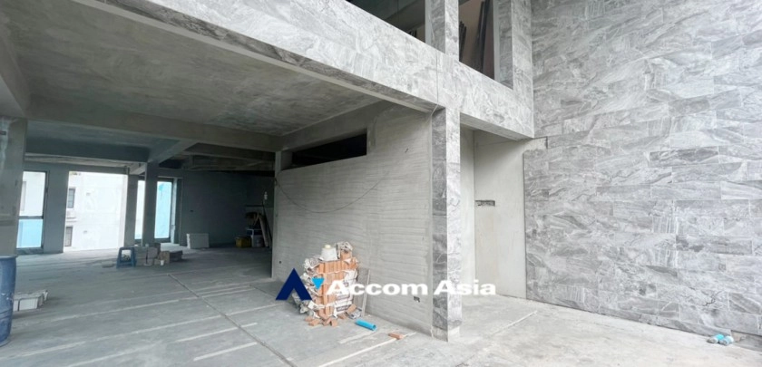  1  Shophouse for rent and sale in Sukhumvit ,Bangkok BTS Phrom Phong AA30236
