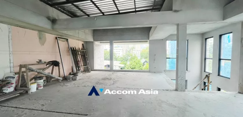 8  Shophouse for rent and sale in sukhumvit ,Bangkok BTS Phrom Phong AA30236