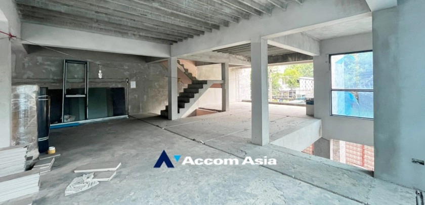 9  Shophouse for rent and sale in Sukhumvit ,Bangkok BTS Phrom Phong AA30236