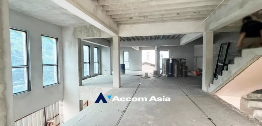 12  Shophouse for rent and sale in sukhumvit ,Bangkok BTS Phrom Phong AA30236