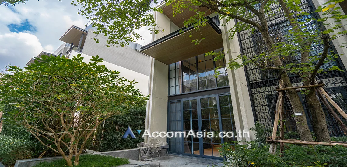  4 Bedrooms  Townhouse For Rent & Sale in Sukhumvit, Bangkok  near BTS Asok - MRT Sukhumvit (AA30237)