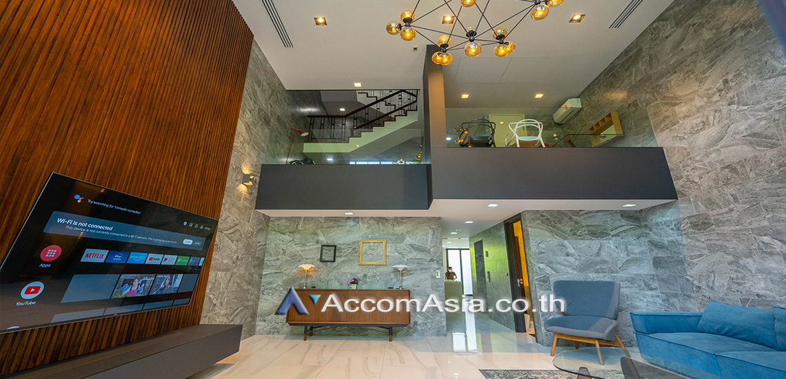 Shared Swimming Pool, Pet friendly | townhouse for rent in Sukhumvit, Bangkok Code AA30237