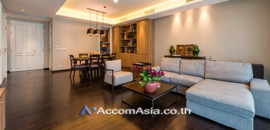  2 Bedrooms  Apartment For Rent in Ploenchit, Bangkok  near BTS Ploenchit (AA30264)