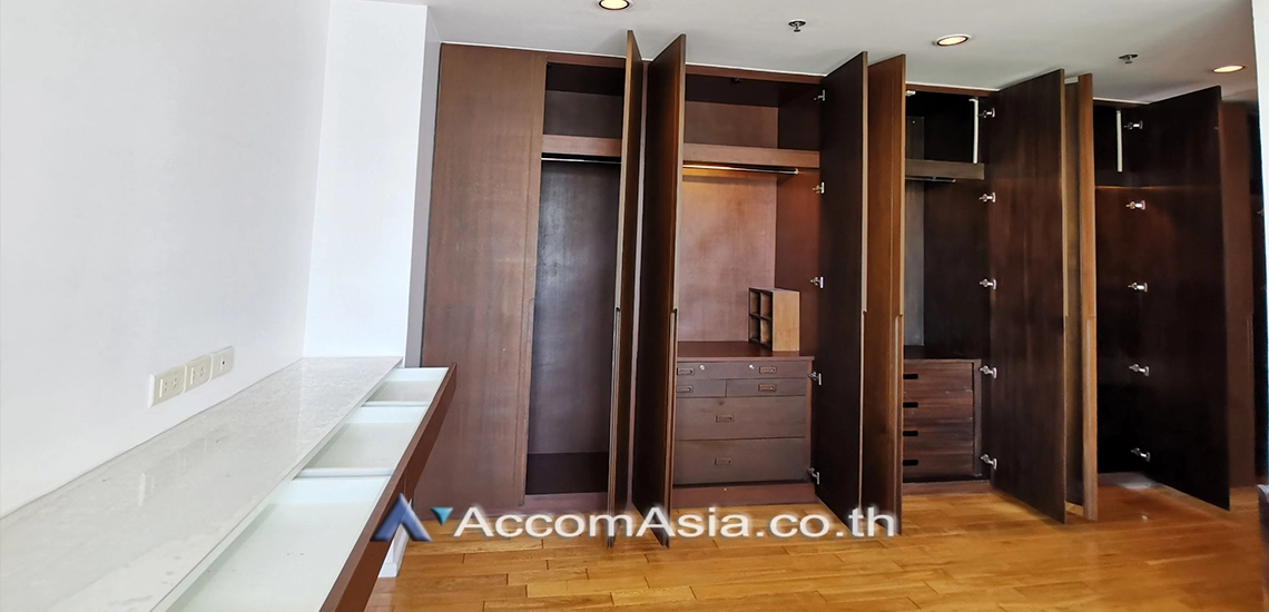 7  2 br Condominium For Rent in Silom ,Bangkok BTS Sala Daeng - MRT Silom at The Legend Saladaeng AA30267