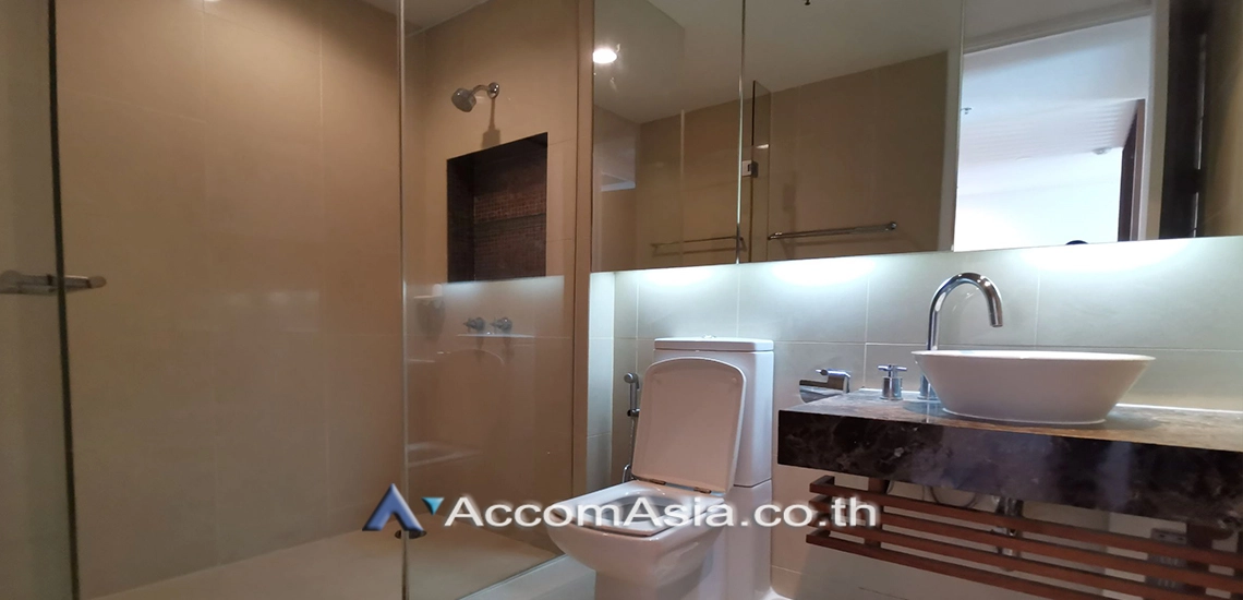 8  2 br Condominium For Rent in Silom ,Bangkok BTS Sala Daeng - MRT Silom at The Legend Saladaeng AA30267